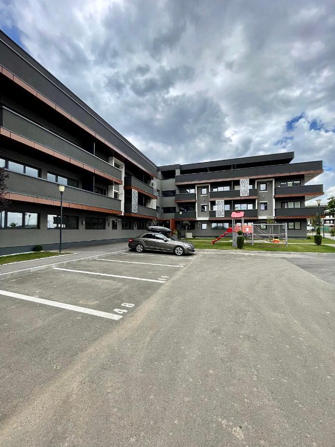 This Is Us Apartments Oradea Eksteriør bilde